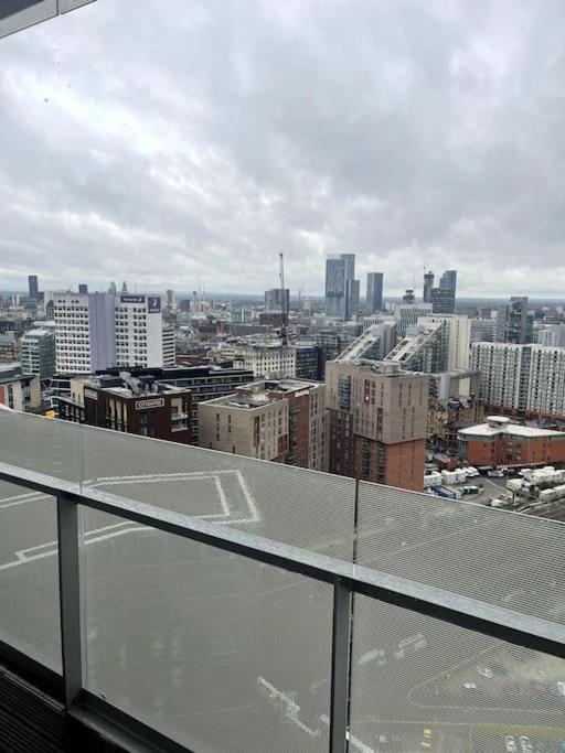 Lovely 2-Bedroom Condo With Balcony Manchester Eksteriør billede